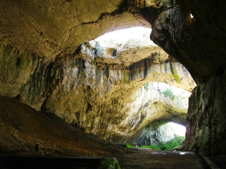 16257 Devetashka Cave Pixabay1 768x576